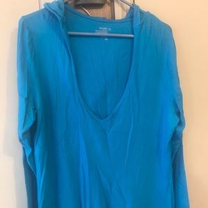 Hooded long-sleeve tunic
